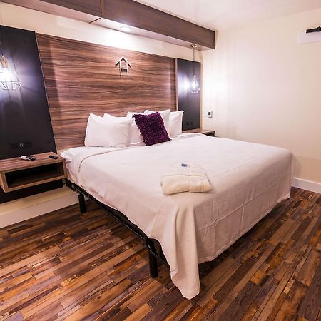Hotel On Monroe Рочестер Экстерьер фото