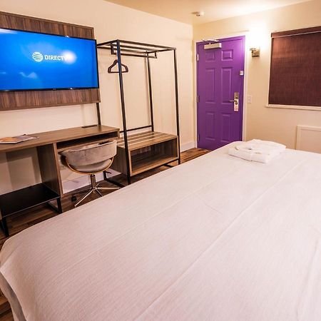 Hotel On Monroe Рочестер Экстерьер фото