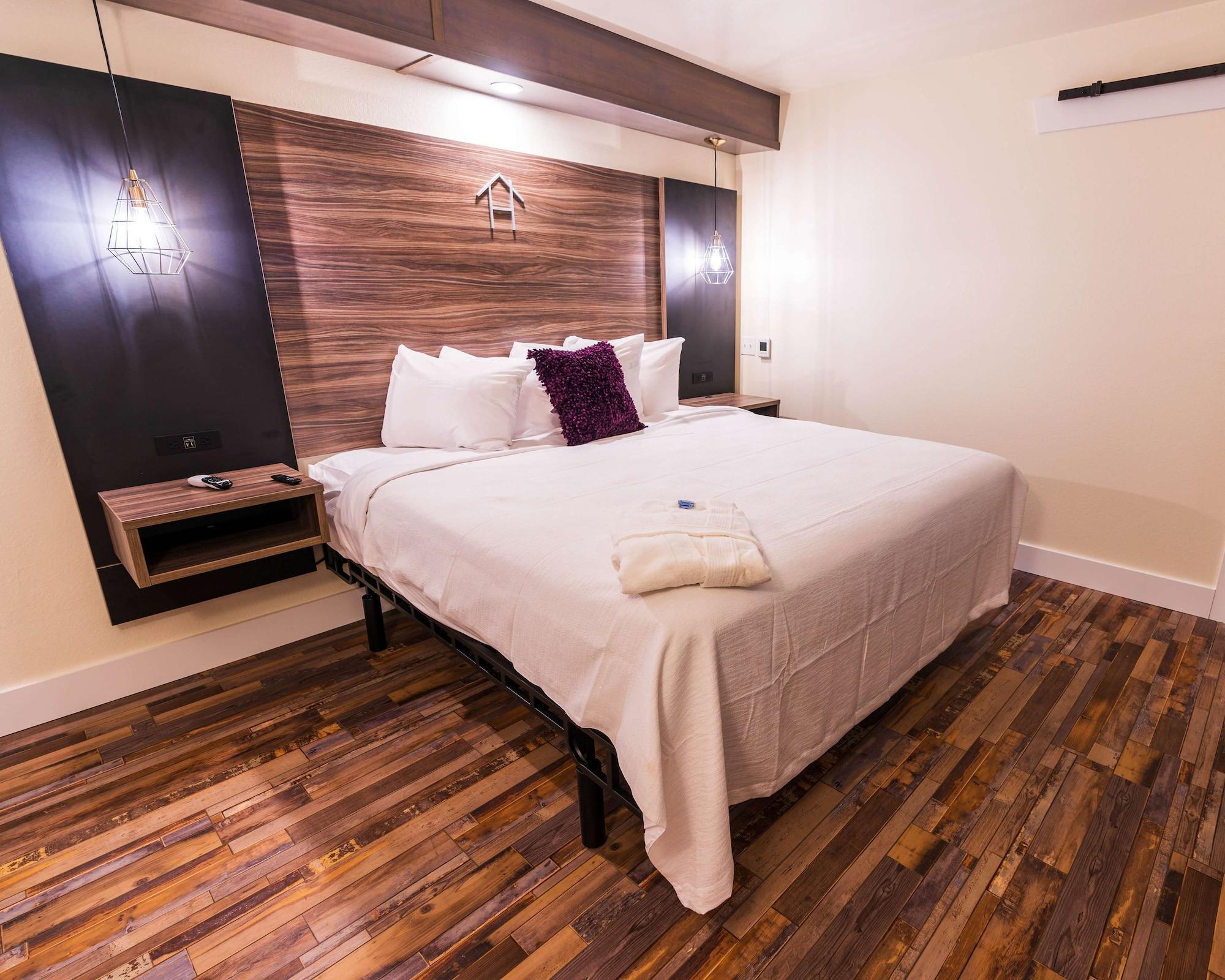 Hotel On Monroe Рочестер Экстерьер фото