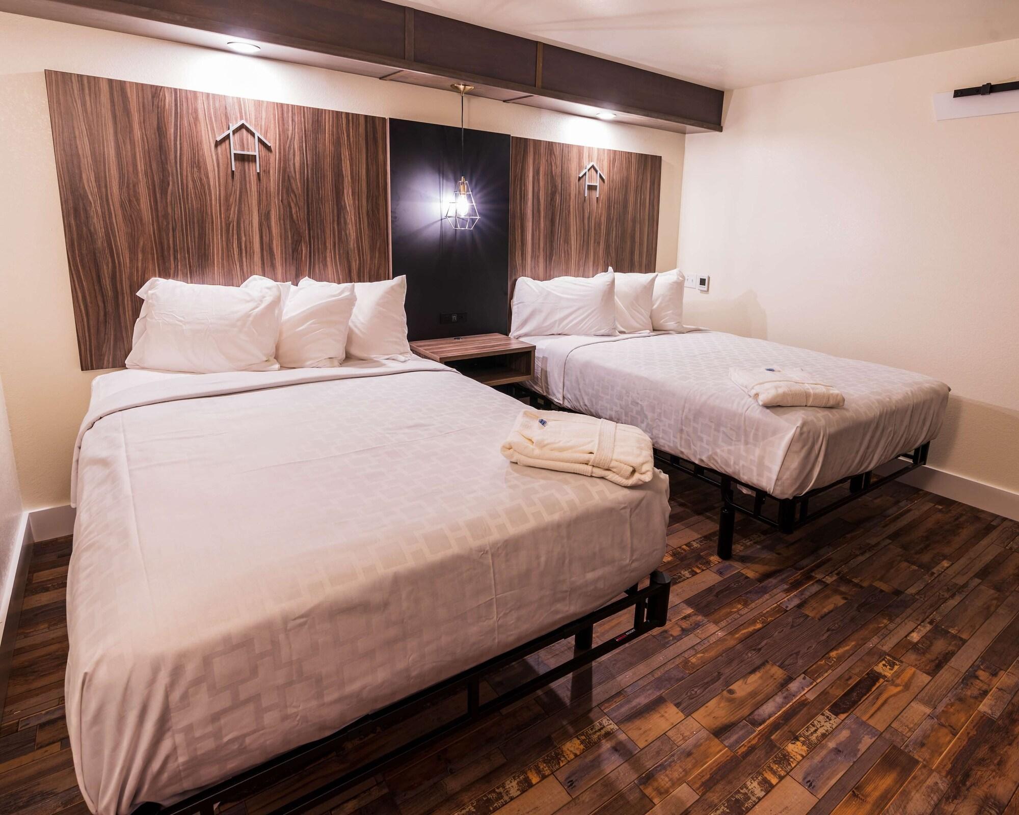 Hotel On Monroe Рочестер Экстерьер фото