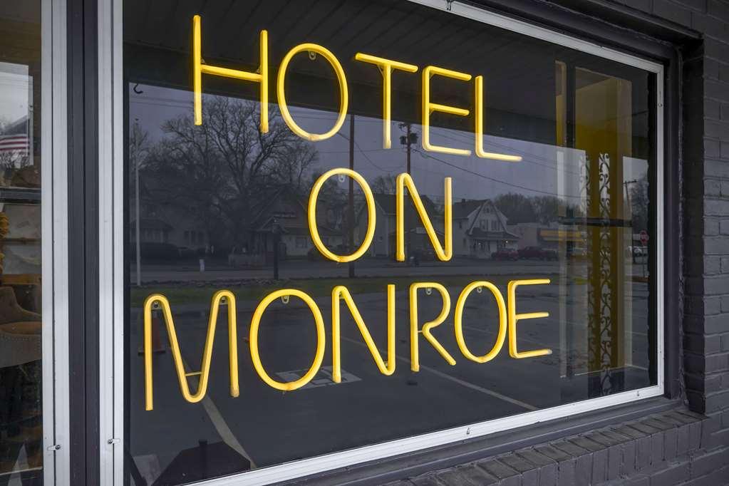 Hotel On Monroe Рочестер Экстерьер фото