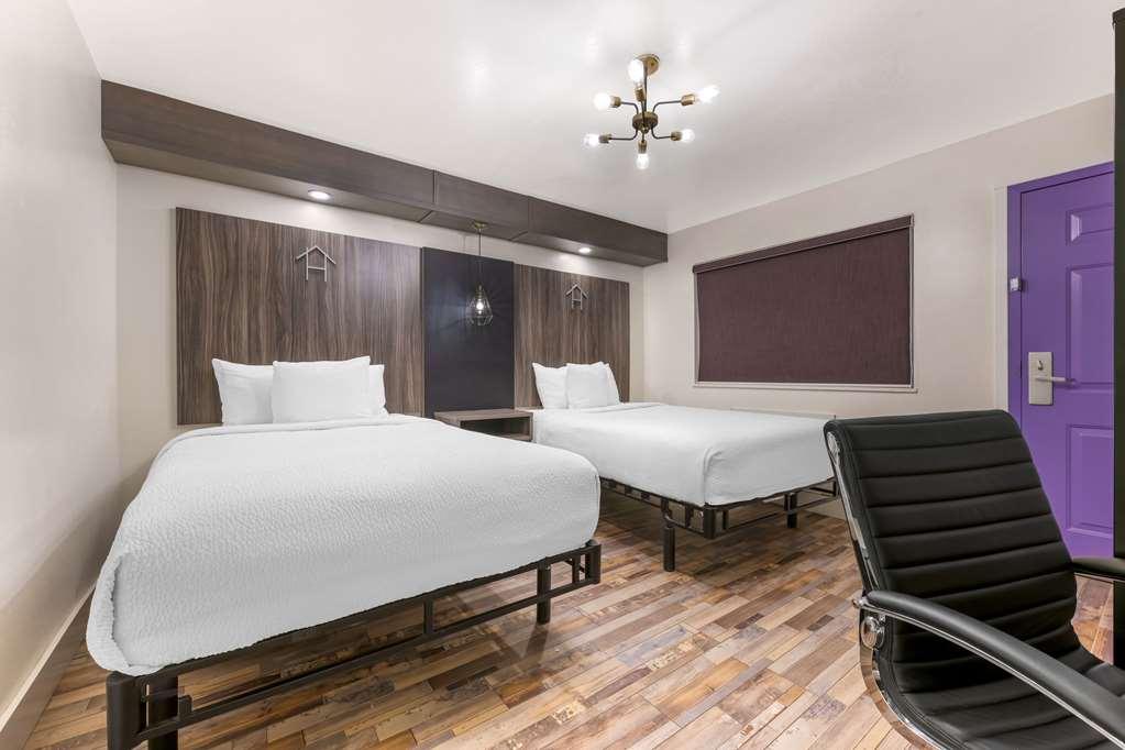 Hotel On Monroe Рочестер Номер фото