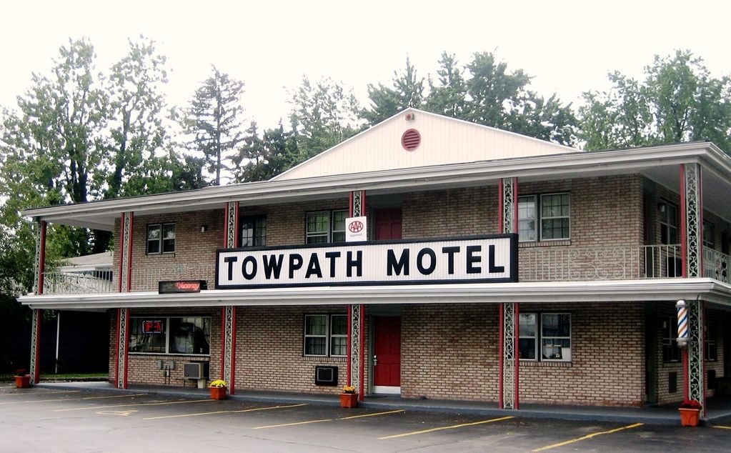 Hotel On Monroe Рочестер Экстерьер фото