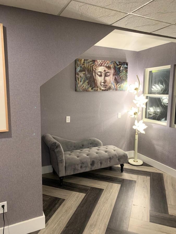 Hotel On Monroe Рочестер Экстерьер фото