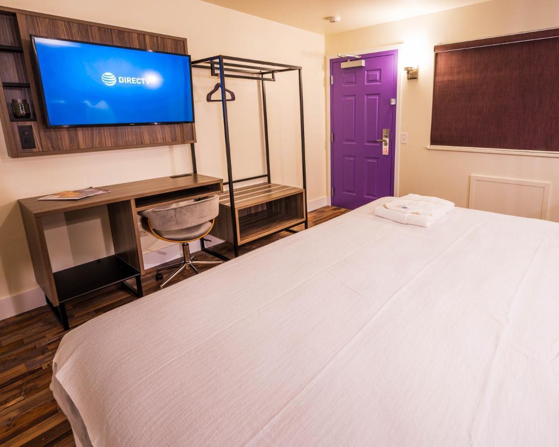 Hotel On Monroe Рочестер Экстерьер фото